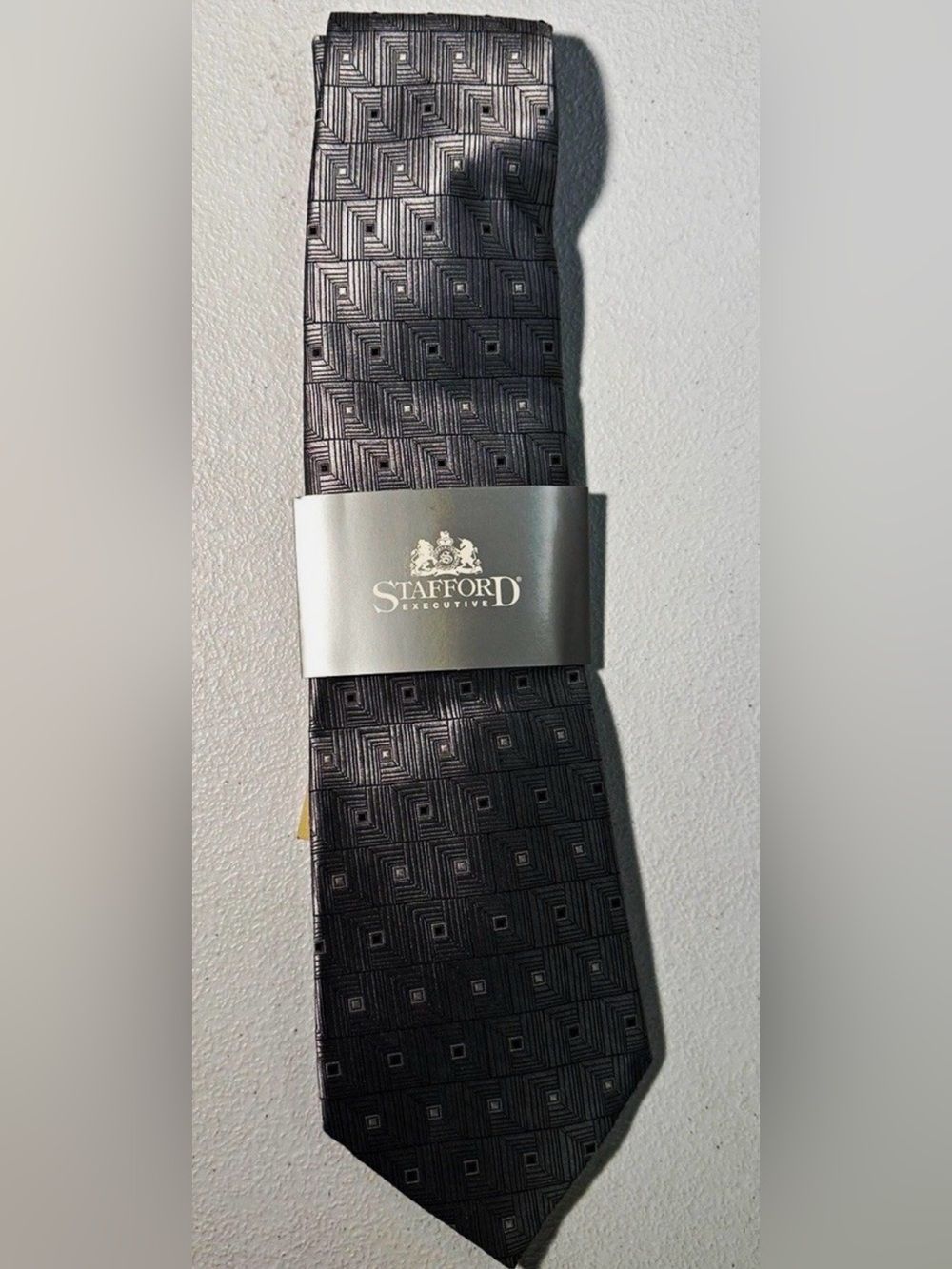 Stafford Executive Men's Black Geometric Silk Tie
